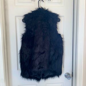 Medium Faux Fur Vest (black)